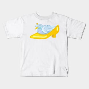 Funny pigeon in the golden shoe Kids T-Shirt